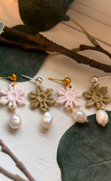 Snowy Pearl Earrings